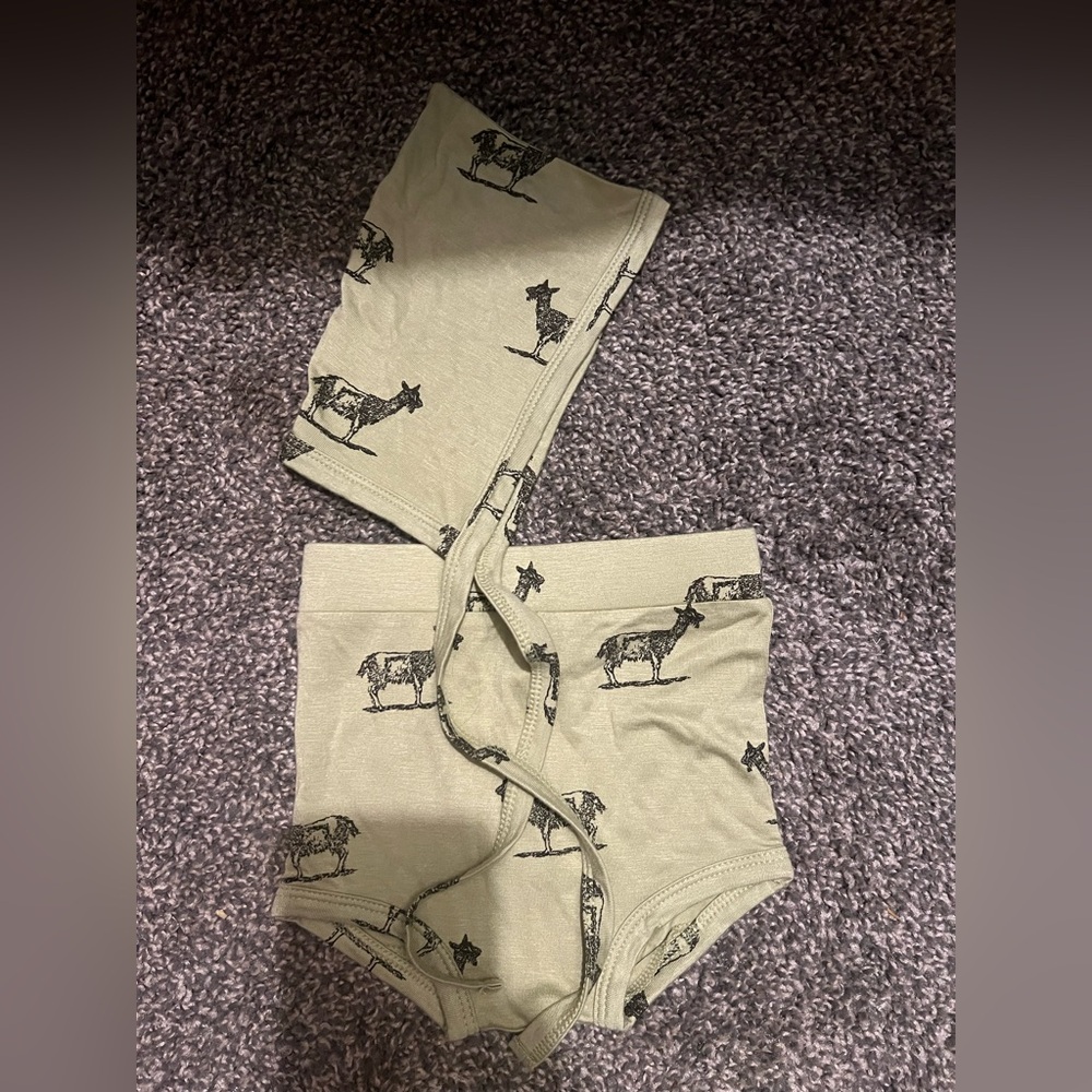 Kate Quinn green goat print hat and bloomer set